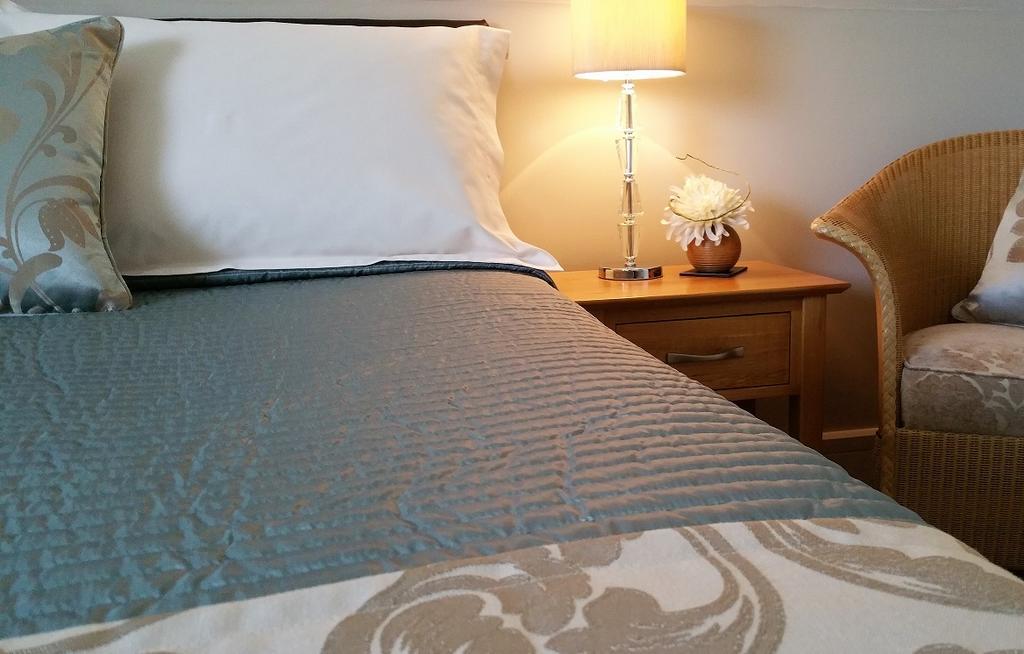 كورشام Mead Lodge B&B المظهر الخارجي الصورة