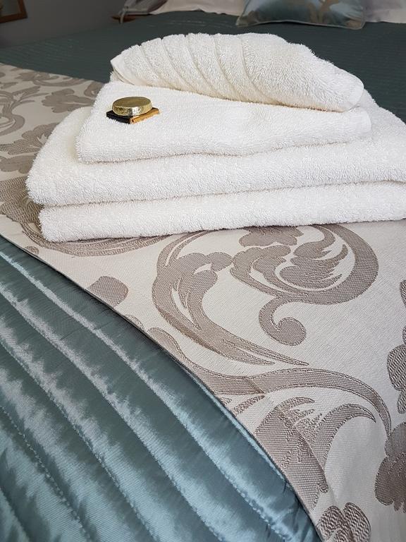 كورشام Mead Lodge B&B المظهر الخارجي الصورة